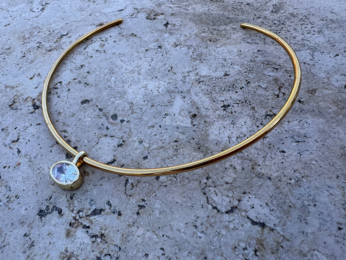 Halo choker
