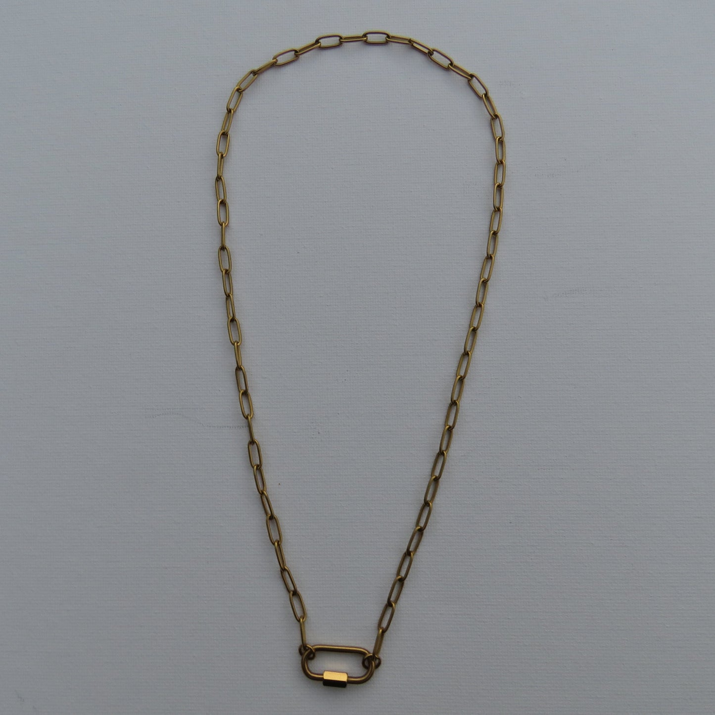 Paperclip chain base