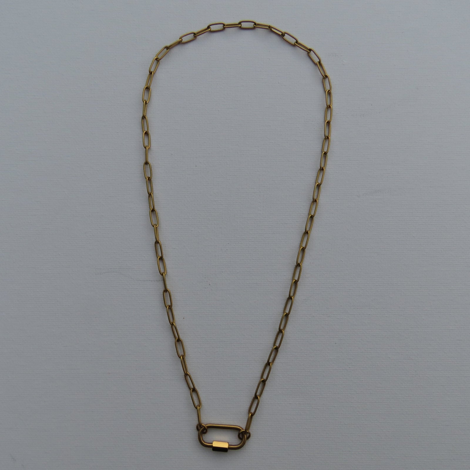 Paperclip chain base