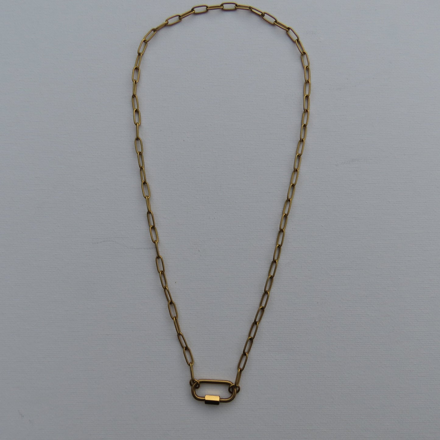 Paperclip chain base