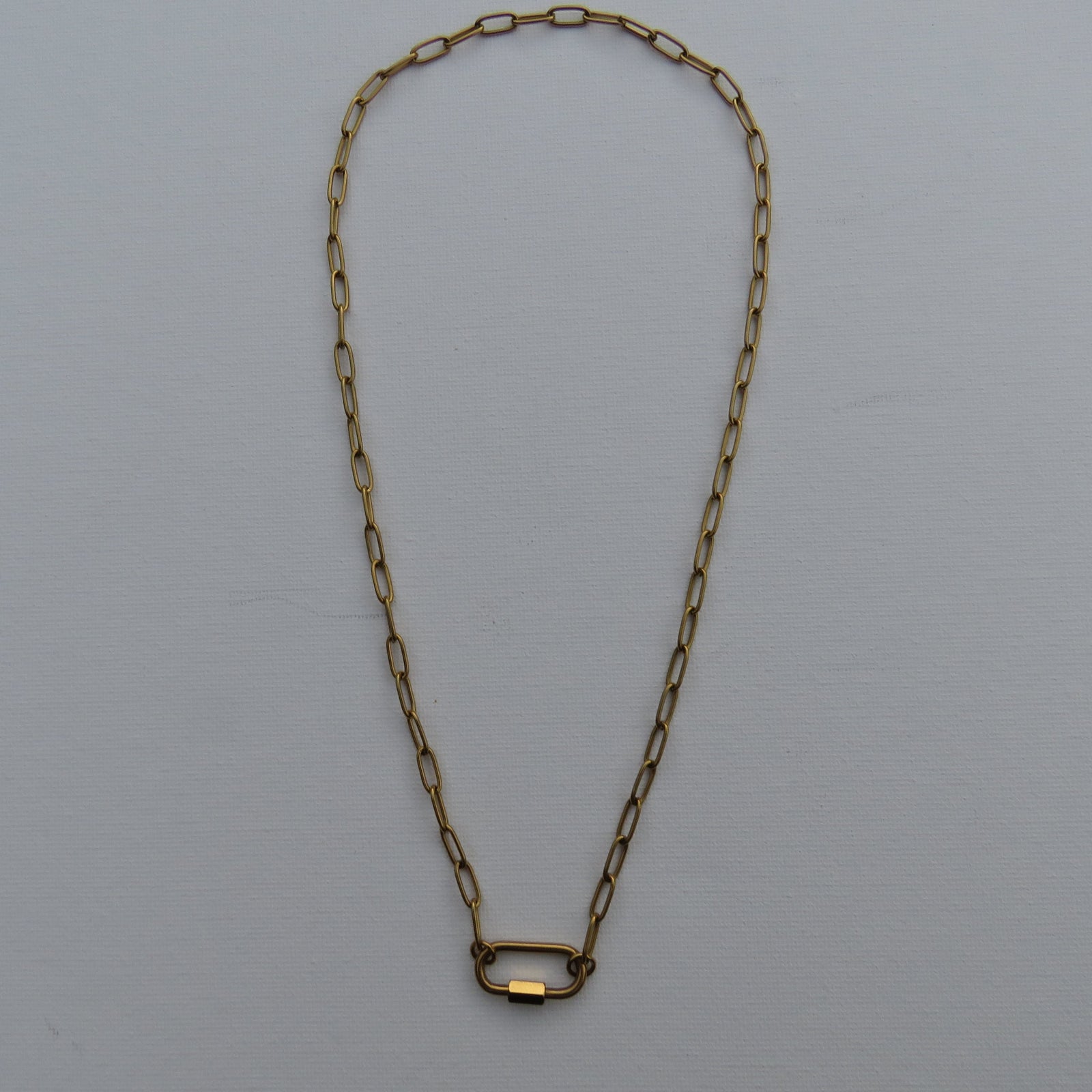Paperclip chain base